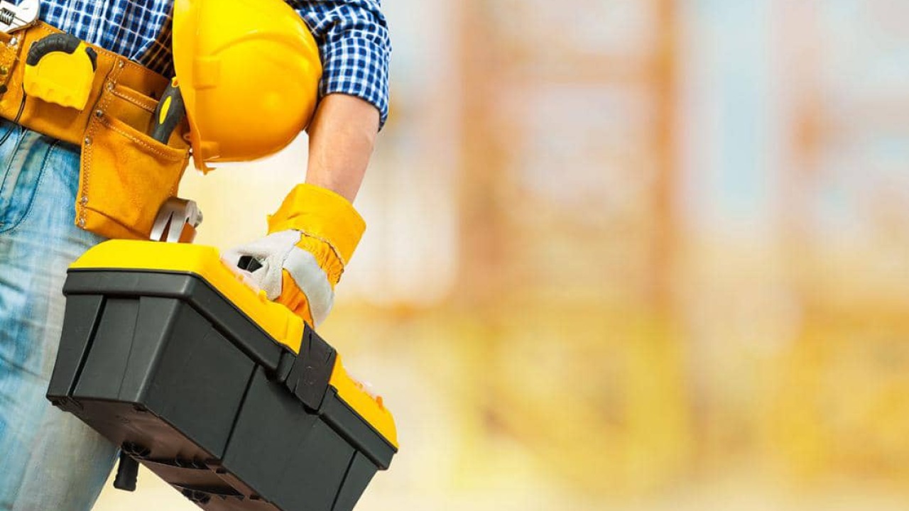 صيانة المباني والمرافق العامة